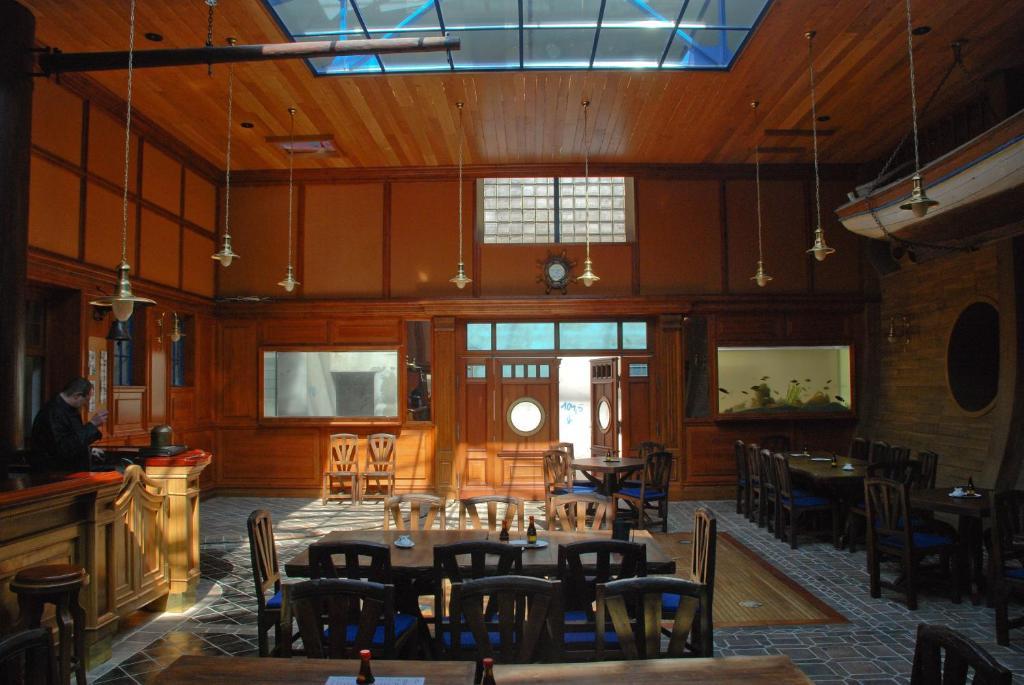 Hotel Marina Hermanuv Mestec ภายนอก รูปภาพ